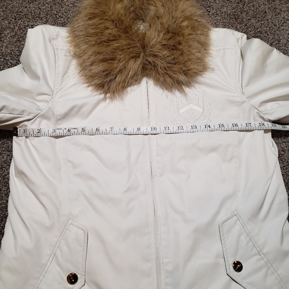 Lauren Ralph Lauren Active Puffer Coat Ivory with Faux Fur Collar Size Medium - Picture 14 of 16